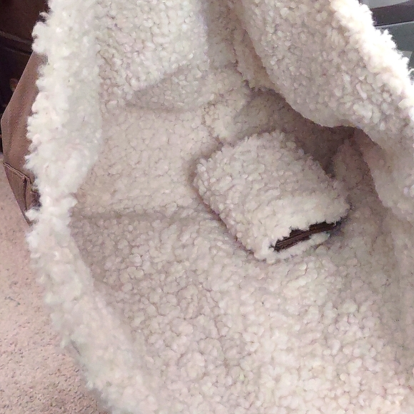 ASPEN Reversible Leather & Shearling Carryall Tote & Wallet - Picture 6 of 17